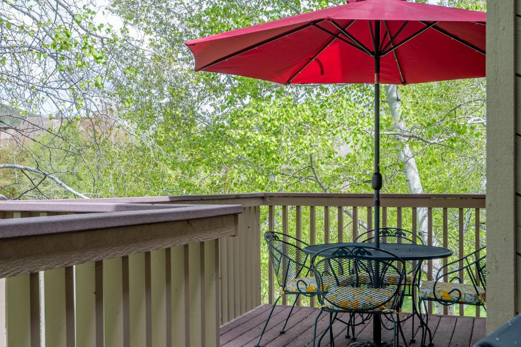 Holiday home near Sun Valley Resort in Elkhorn Village - image 4