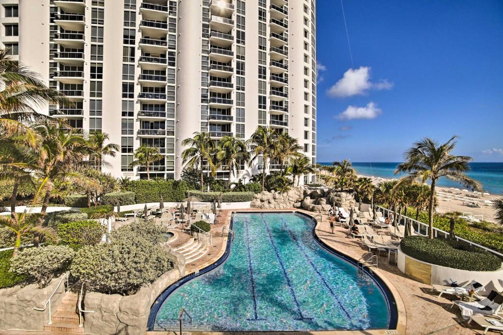 Beachfront High-Rise Condo with Pool and Tennis! - image 2