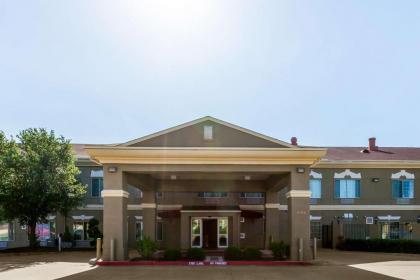 SureStay Plus Hotel by Best Western Mesquite - image 14