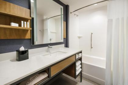 Hilton Garden Inn Sunnyvale - image 4