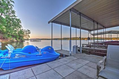 Lakefront Home with 2 Docks and Private Playground! - image 6