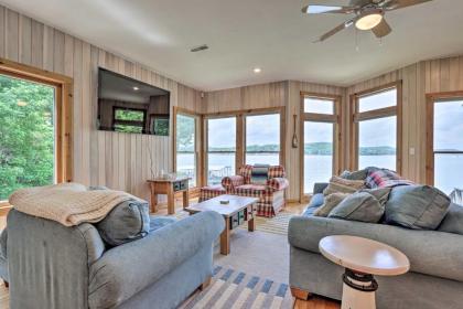 Sunny Providence Cottage Retreat with Kayaks! - image 2