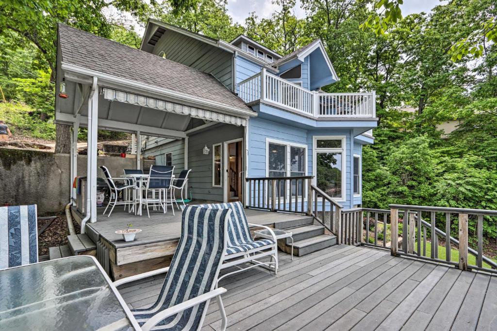 Sunny Providence Cottage Retreat with Kayaks! - image 3