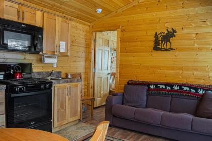 Bend-Sunriver Camping Resort Cottage 1 - image 3