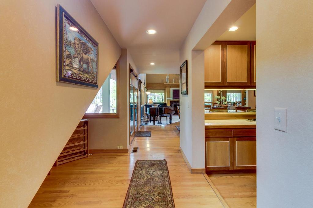 Fairway Lane 1 | Discover Sunriver - image 4