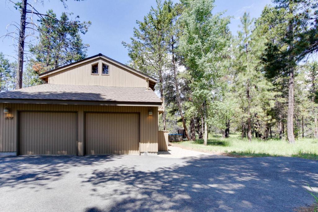 Golden Eagle Lane 17 | Discover Sunriver - image 4