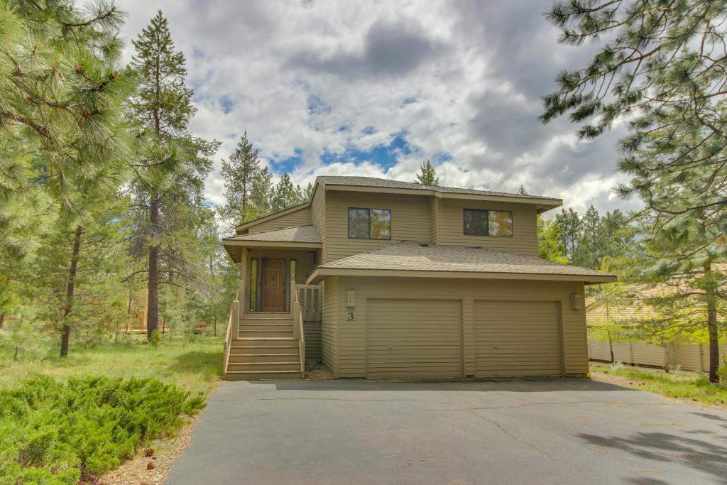 Lava Butte Lane 03 | Discover Sunriver - main image