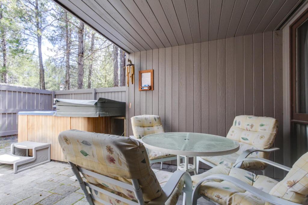 Meadow House 15 | Discover Sunriver - image 2