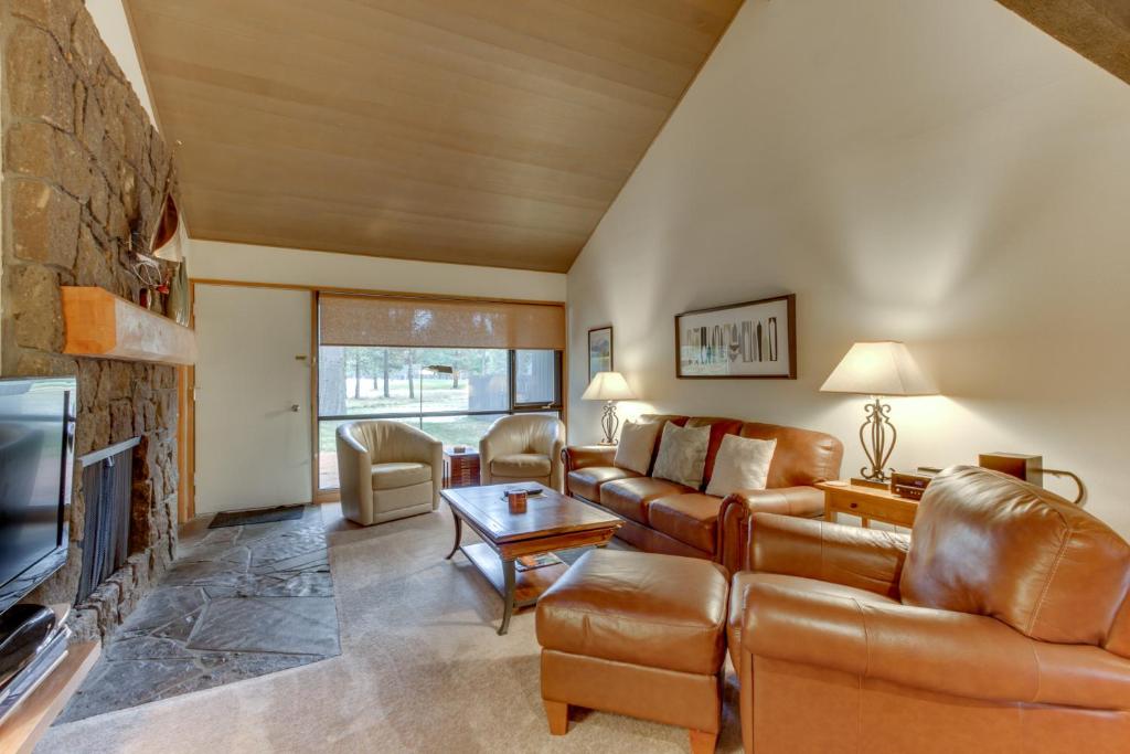 Meadow House 76 | Discover Sunriver - main image