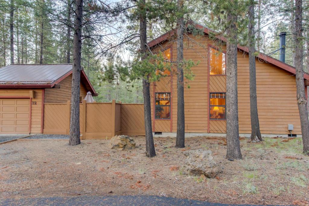 Otter Lane 12 | Discover Sunriver - main image