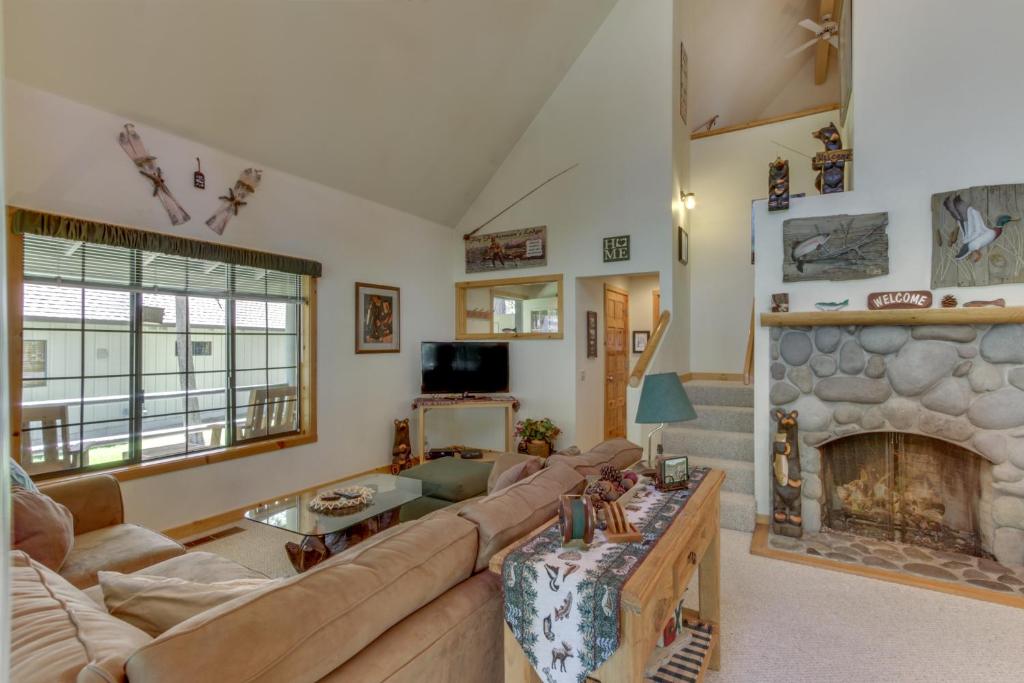 Circle 4 Ranch 31 | Discover Sunriver - main image