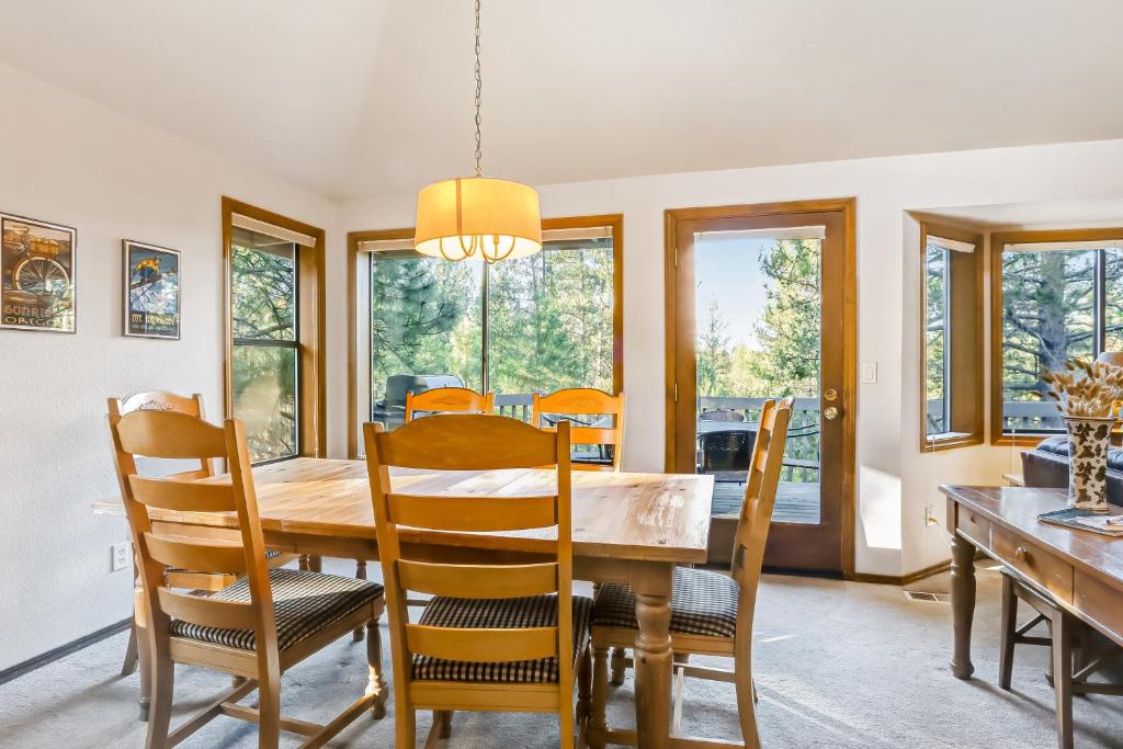 Sequoia Lane 11 | Discover Sunriver - image 5