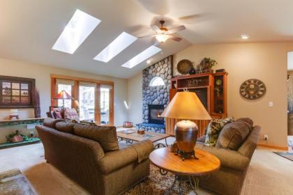 Conifer Lane 01 | Discover Sunriver - image 3