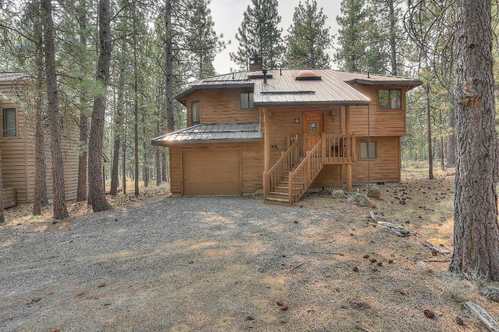 7 Cedar-Forest Views-3BR/2BA - image 5