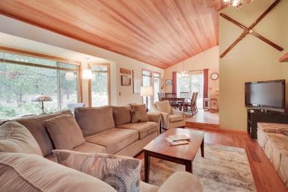 46 Poplar Loop Sunriver