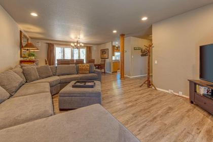 5 Bed 3 Bath Vacation home in Sunriver - image 4