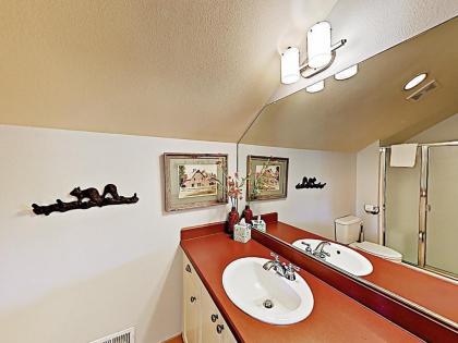 New Listing! “44 Freemont Crossing” W/ Hot Tub Townhouse - image 2