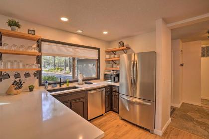 Modern Sunriver Family Home - Bikes and SHARC Passes - image 10