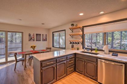 Modern Sunriver Family Home - Bikes and SHARC Passes - image 9