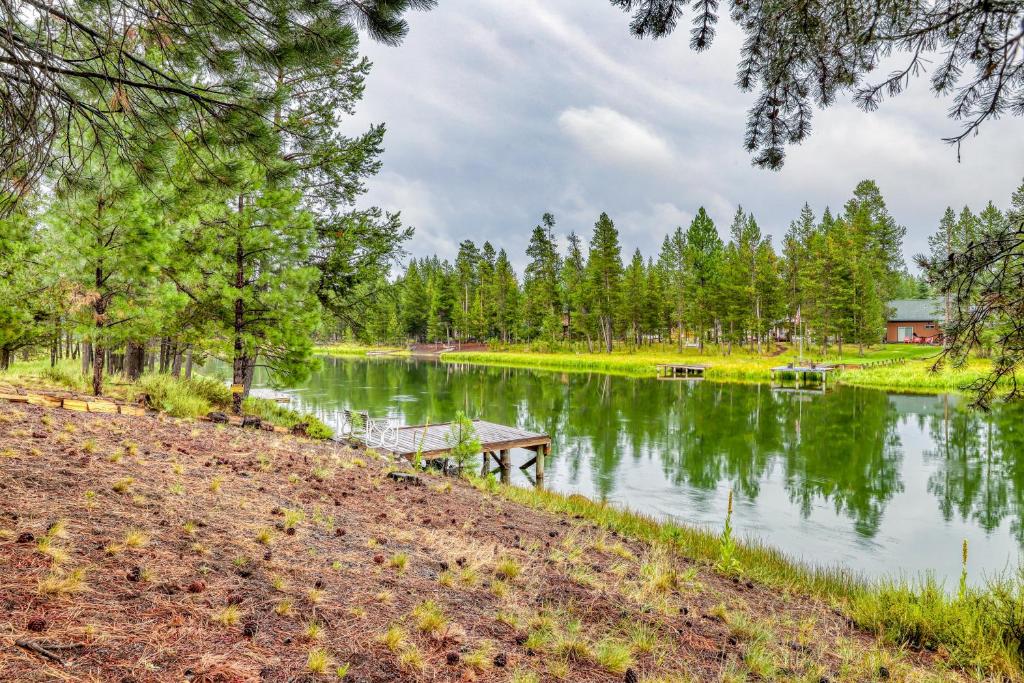 Riverbend Log Home - main image