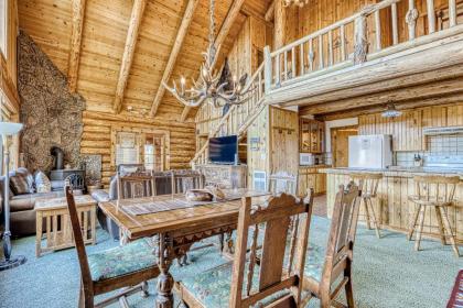 Riverbend Log Home - image 13