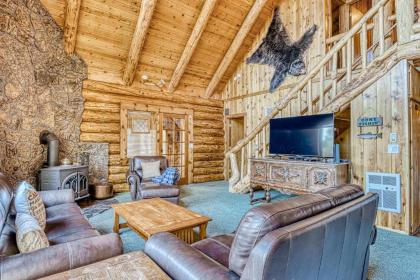 Riverbend Log Home - image 9