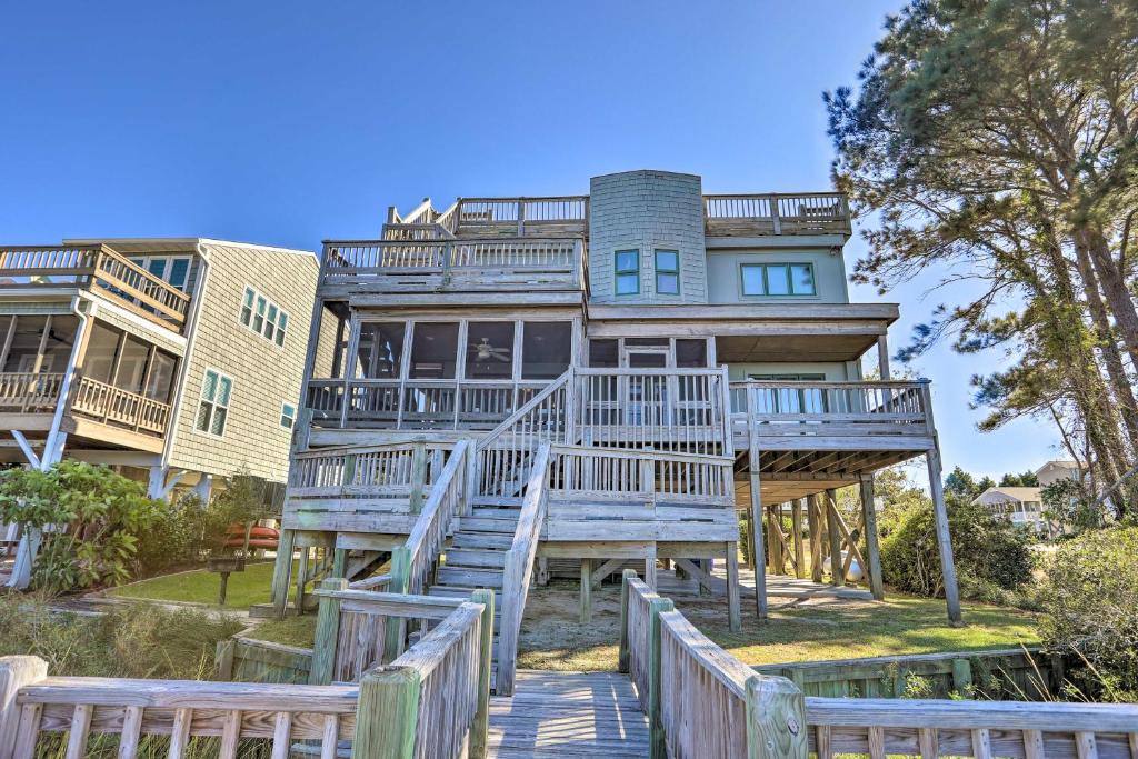 Sunset Beach Home with 4-Level Deck about 1 Mi to Pier! - image 6