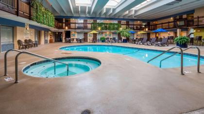 Best Western Bridgeview Hotel - image 2