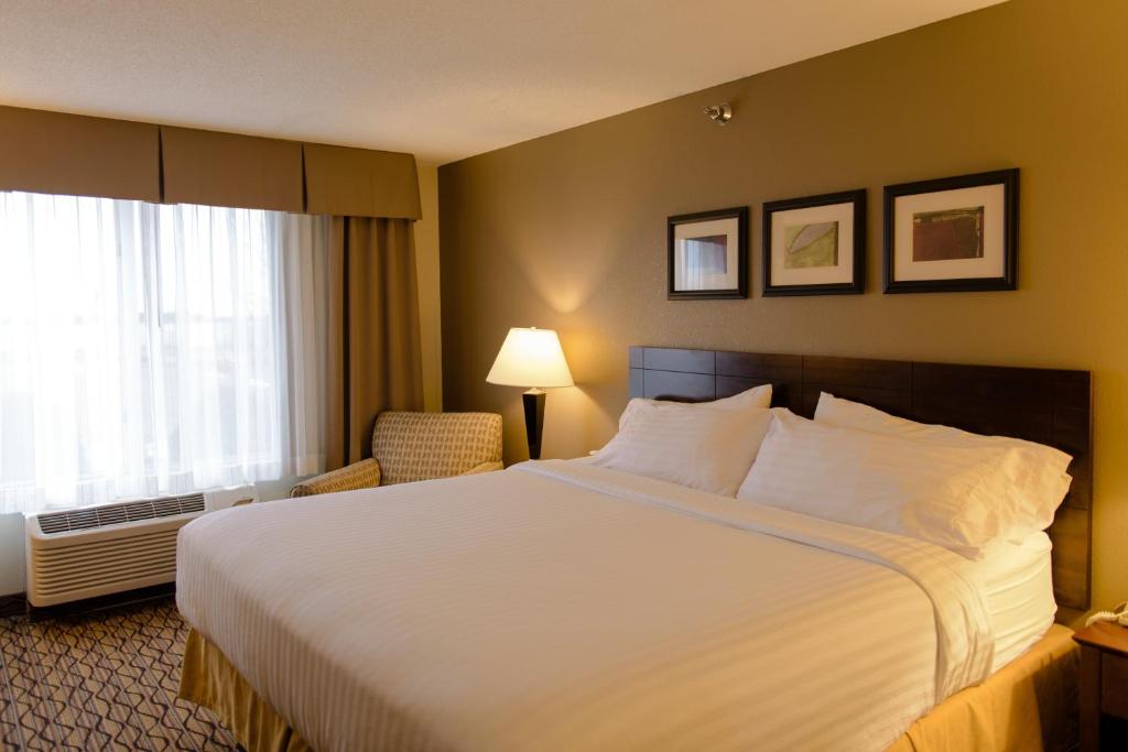 Holiday Inn Express & Suites Superior an IHG Hotel - image 7