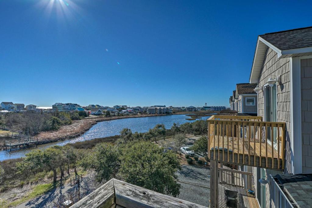 Salt Life Oasis on the Bay - Walk to Beaches! - image 6