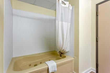 Quality Inn Surfside Myrtle Beach - image 11