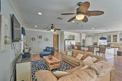 Gulf Coast Retreat with Deck Walk to Surfside Beach - image 3