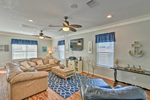 Gulf Coast Retreat with Deck Walk to Surfside Beach - image 5