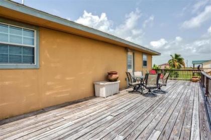 Beautiful Beach House with Sunset View and Large Deck! - image 3