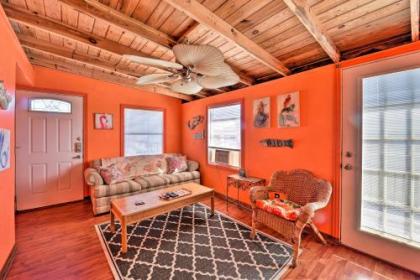 Colorful Cottage - 2 Blocks to Surfside Beach! - image 3