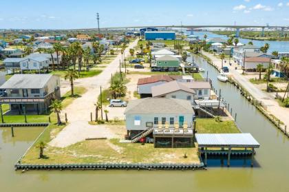 Playa Enfuego on the Intracoastal with Boat Slips!