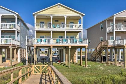 Beachfront Retreat with 2 Decks Patio and Views!