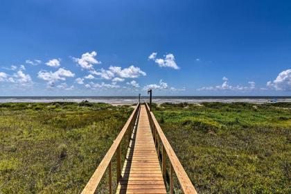 the modern Surfside A Waterfront Oasis Texas