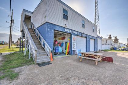 Relaxing Surfside Bunkhouse   Walk to Beach Texas