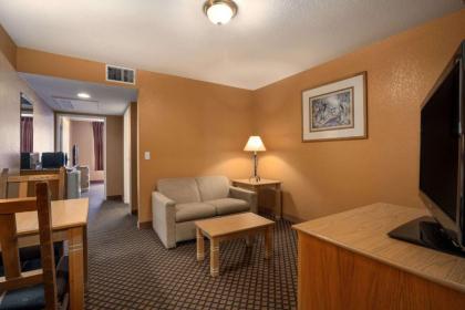 Days Inn & Suites by Wyndham Surprise - image 7