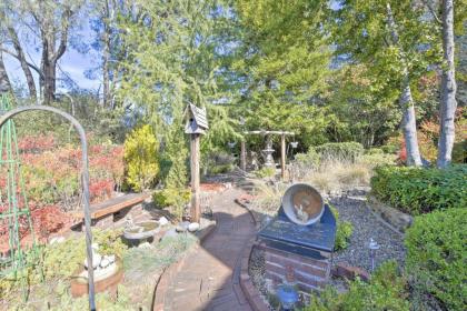 Wine Lovers Garden Oasis by Main St Sutter Creek! - image 9