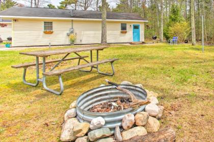 Cozy Suttons Bay Studio with Fire Pit-Walk to Beach! - image 6