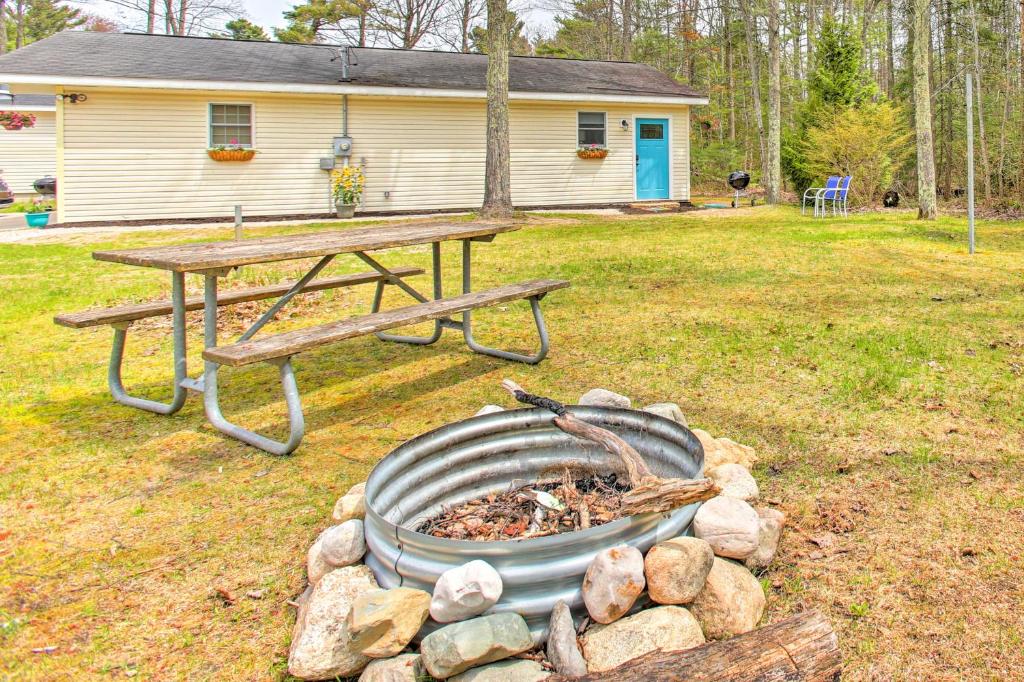 Cozy Suttons Bay Studio with Fire Pit-Walk to Beach! - image 6