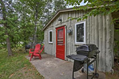 Charming Suttons Bay Cottage with Shared Waterfront! - image 9