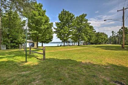 Studio Apt with Shared Beach-Steps to Suttons Bay! - image 4