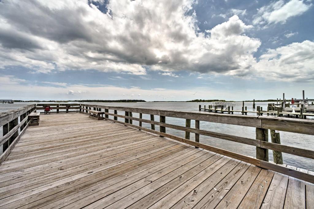 Historic Swansboro Studio with Intracoastal View! - image 5