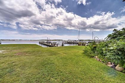 Historic Swansboro Studio with Intracoastal View! - image 9