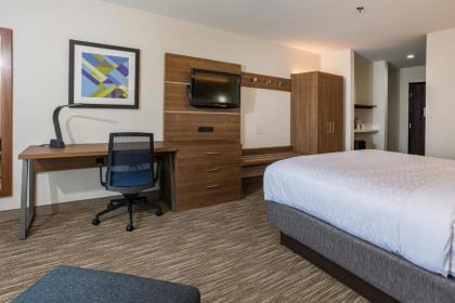 Holiday Inn Express Hotel & Suites Swansea an IHG Hotel - image 16