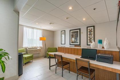 Holiday Inn Express Hotel & Suites Swansea an IHG Hotel - image 7