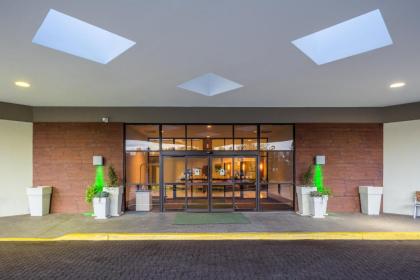 Holiday Inn Philadelphia South-Swedesboro an IHG Hotel - image 2